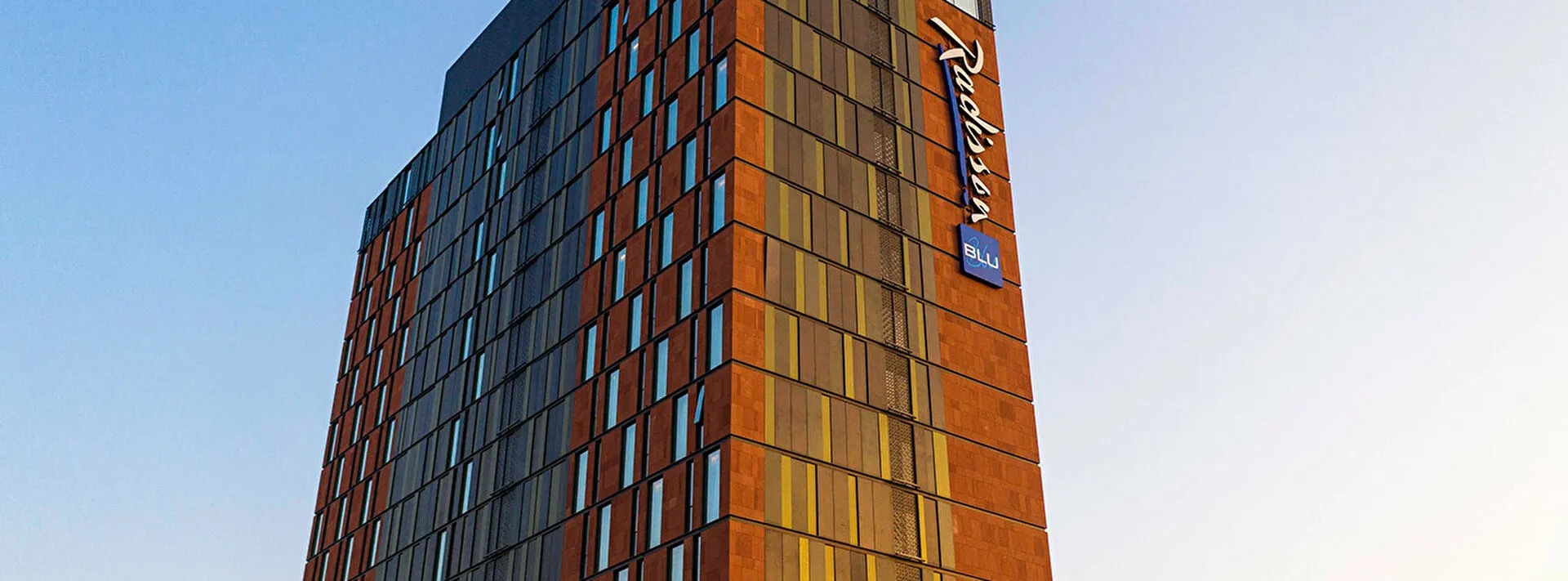 1350x500px-Radisson-Blue-Niger-D