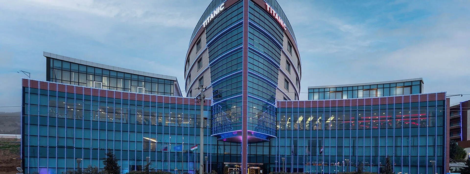 1350x500px-TITANIC-HOTEL-D