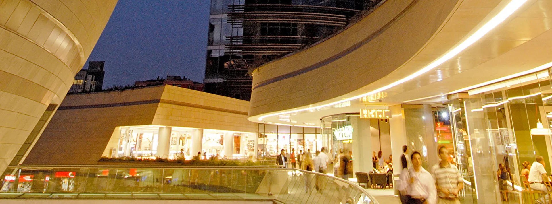 1350x500px-Kanyon-D