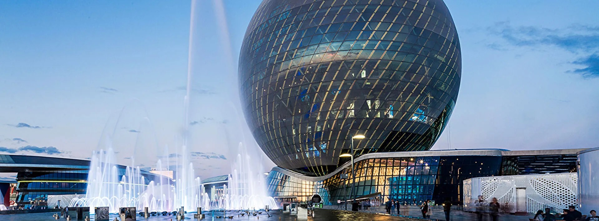 1350x500px-The-Sphere-at-Expo-2017-D