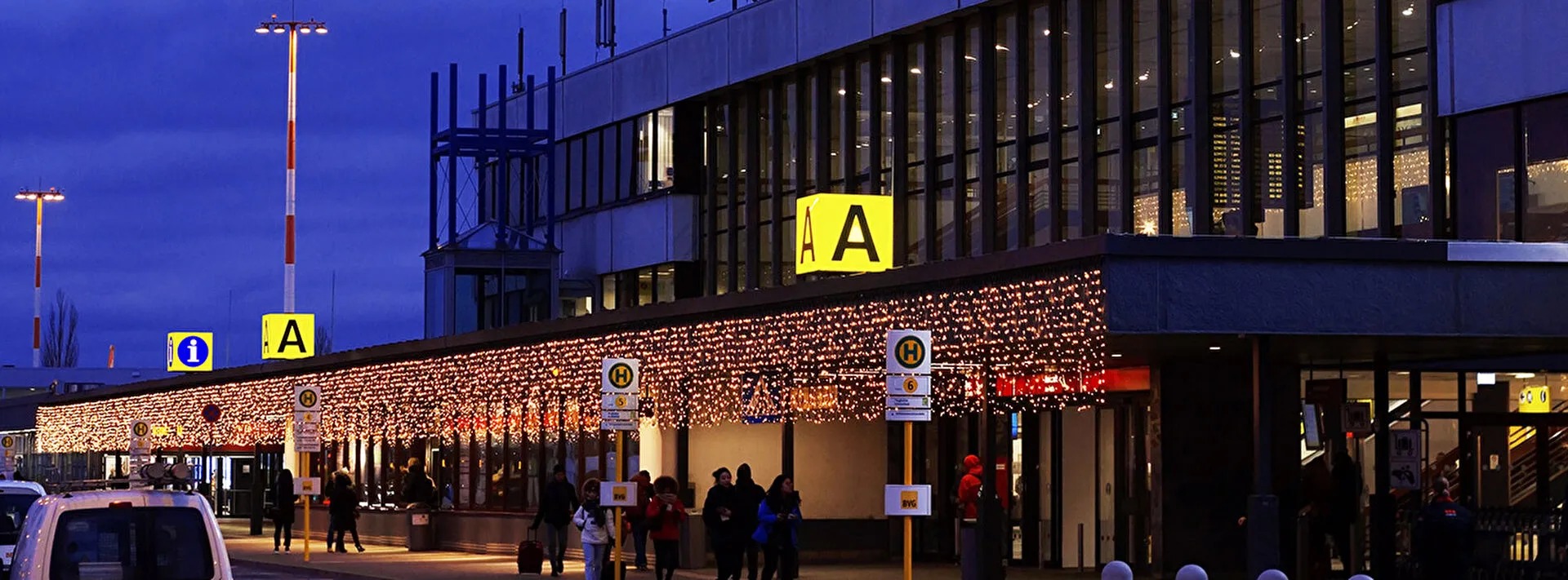 1350x500px-Berlin-Schönefeld-Airport-d.jpg